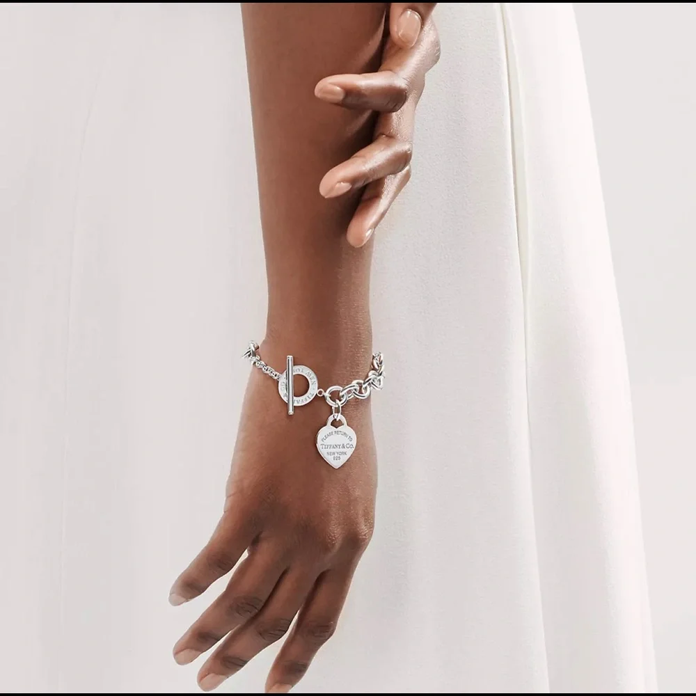 Return to Tiffany® Heart Tag Toggle Bracelet Silver - Picture 2 of 6